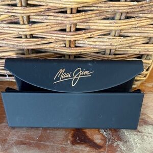 Maui Jim Black Sunglasses Holder